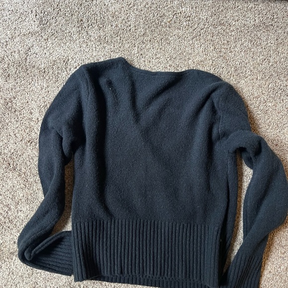 Abercrombie & Fitch Women's Black V-Neck Sweater, size Medium - Picture 2 of 3